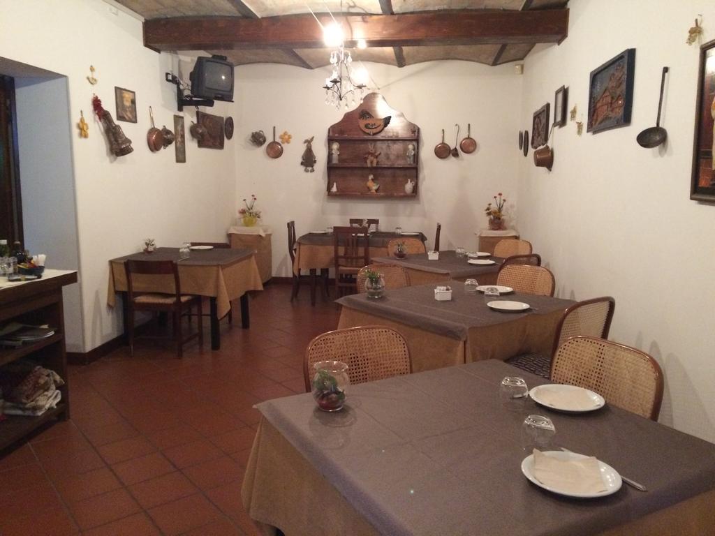 Corte Dossello Massa Fiscaglia Buitenkant foto